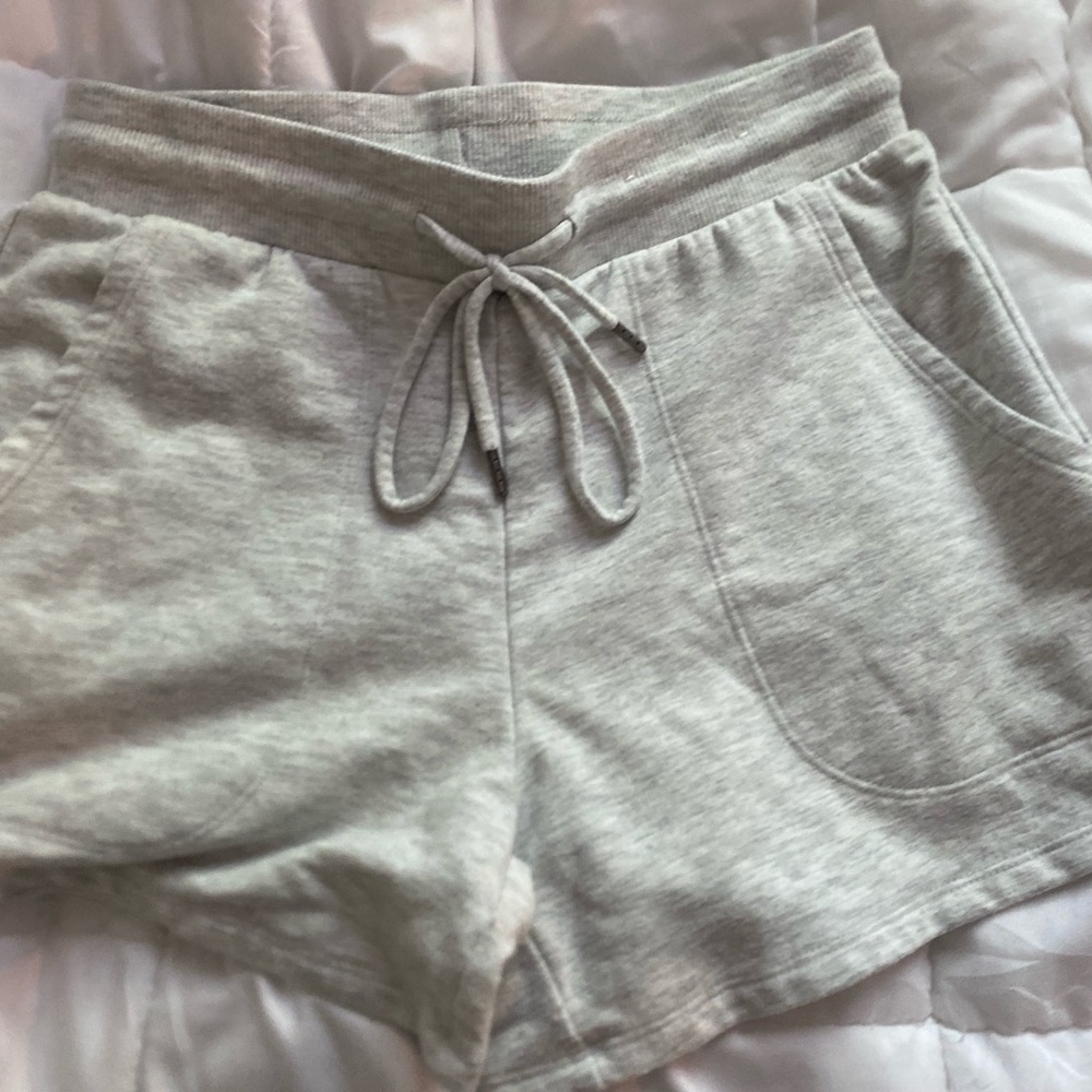stars above grey lounge shorts xs